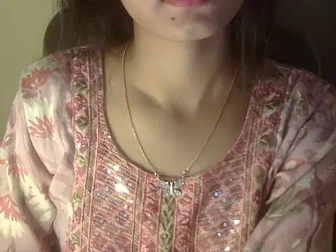Snapshot of Shezi_N chatting on 24, 4, 2026 Shezi N online show from 24, 4, 2026