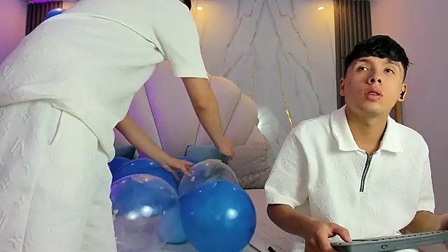 hoot booys  online show from 19, 2, 2026