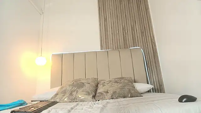 EvaaSinclair online show from 2, 3, 2026