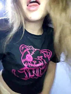 Snapshot of bambiluly chatting on 17, 10, 2025 bambiluly online show from 17, 10, 2025