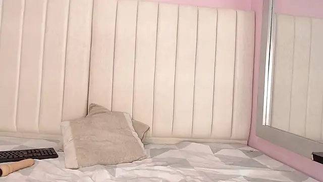 Snapshot of miel_alisha chatting on 9, 1, 2026 miel alisha online show from 9, 1, 2026