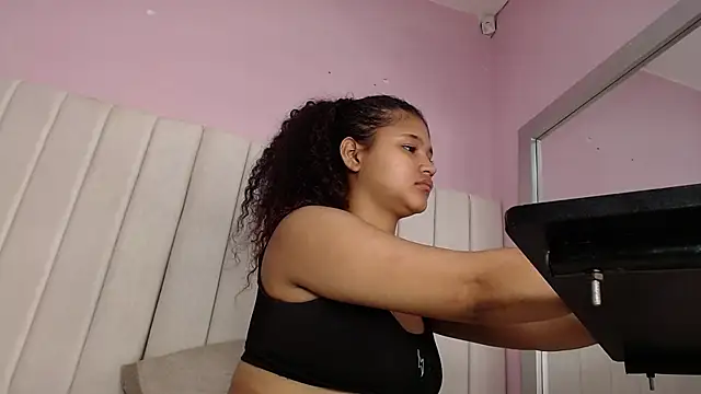 Snapshot of miel_alisha chatting on 10, 1, 2026 miel alisha online show from 10, 1, 2026