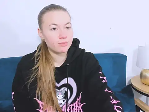 LeaNaughty online show from 19, 12, 2025