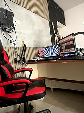 NatashaAzura online show from 15, 11, 2025