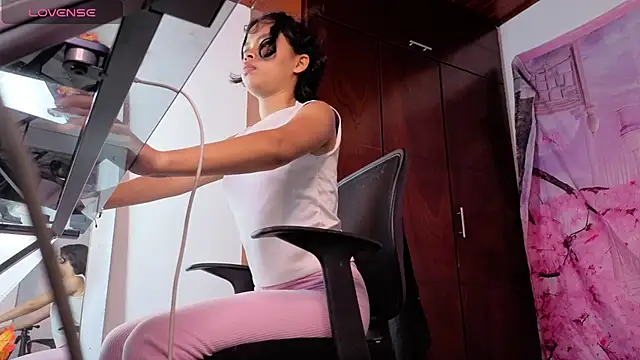 Snapshot of sharon_ivanna12 chatting on 20, 3, 2026 sharon ivanna12 online show from 20, 3, 2026