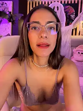 Snapshot of elegant__rouse chatting on 2, 11, 2025 elegant rouse online show from 2, 11, 2025