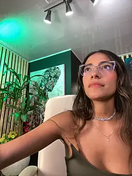 Snapshot of elegant__rouse chatting on 1, 12, 2025 elegant rouse online show from 1, 12, 2025