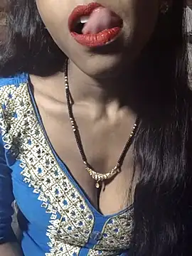 Snapshot of Itz_Aisha__ chatting on 17, 12, 2025 Itz Aisha online show from 17, 12, 2025