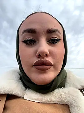 Snapshot of KiraSunshine chatting on 27, 10, 2025 KiraSunshine online show from 27, 10, 2025