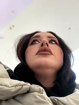 Snapshot of KiraSunshine chatting on 6, 11, 2025 KiraSunshine online show from 6, 11, 2025