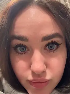 Snapshot of KiraSunshine chatting on 13, 11, 2025 KiraSunshine online show from 13, 11, 2025