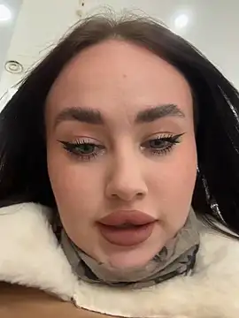 Snapshot of KiraSunshine chatting on 17, 11, 2025 KiraSunshine online show from 17, 11, 2025