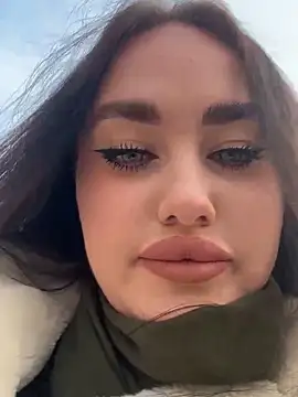 Snapshot of KiraSunshine chatting on 20, 11, 2025 KiraSunshine online show from 20, 11, 2025