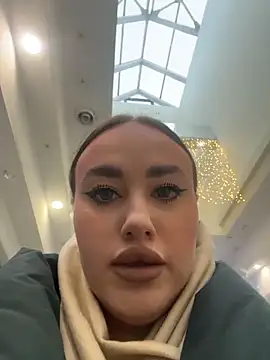 Snapshot of KiraSunshine chatting on 24, 11, 2025 KiraSunshine online show from 24, 11, 2025