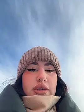 Snapshot of KiraSunshine chatting on 25, 11, 2025 KiraSunshine online show from 25, 11, 2025