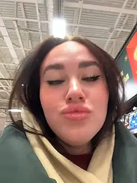 Snapshot of KiraSunshine chatting on 28, 11, 2025 KiraSunshine online show from 28, 11, 2025