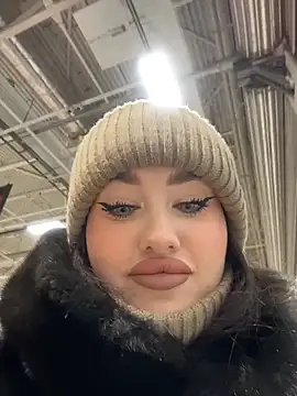 Snapshot of KiraSunshine chatting on 1, 12, 2025 KiraSunshine online show from 1, 12, 2025