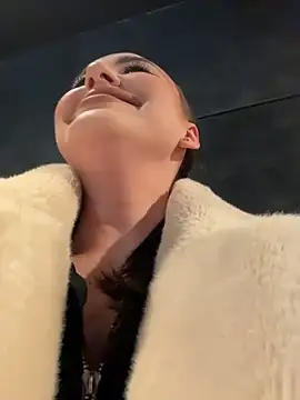 Snapshot of KiraSunshine chatting on 16, 12, 2025 KiraSunshine online show from 16, 12, 2025