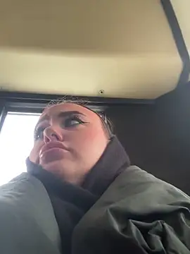 KiraSunshine online show from 20, 12, 2025