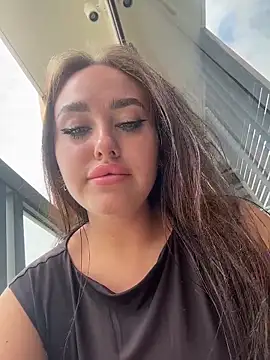 KiraSunshine online show from 18, 3, 2026