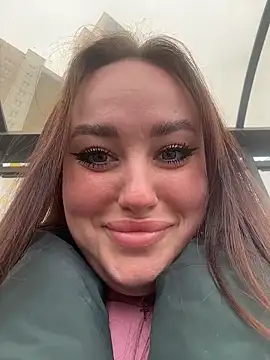 KiraSunshine online show from 13, 4, 2026