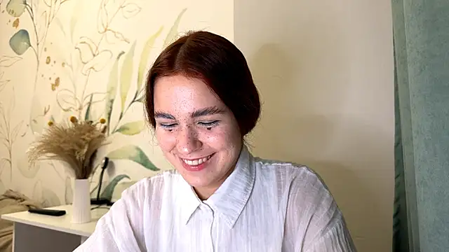 Snapshot of LunaAfrodita chatting on 28, 10, 2025 LunaAfrodita online show from 28, 10, 2025