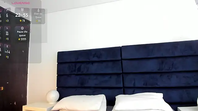 Snapshot of melanie_roux__ chatting on 14, 1, 2026 melanie roux online show from 14, 1, 2026