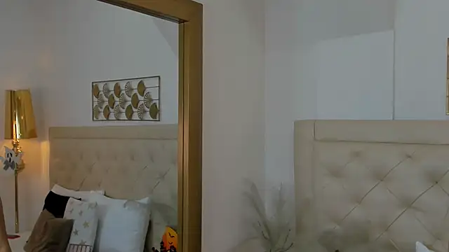 Snapshot of lucia_lorenz chatting on 30, 10, 2025 lucia lorenz online show from 30, 10, 2025