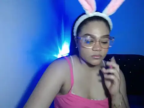 Snapshot of 2moons_full_of_love chatting on 19, 6, 2026 2moons full of love online show from 19, 6, 2026