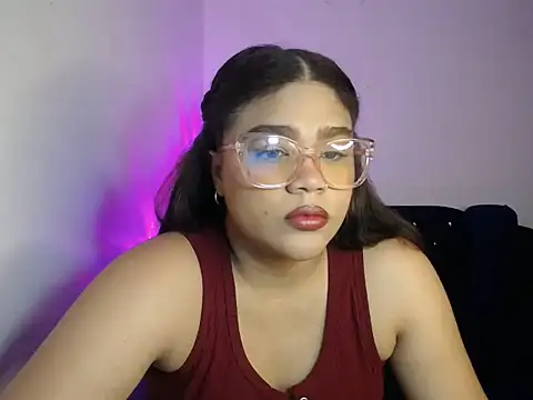 Snapshot of 2moons_full_of_love chatting on 23, 6, 2026 2moons full of love online show from 23, 6, 2026