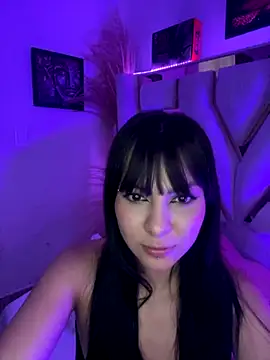 Hanna Plum online show from 14, 11, 2025