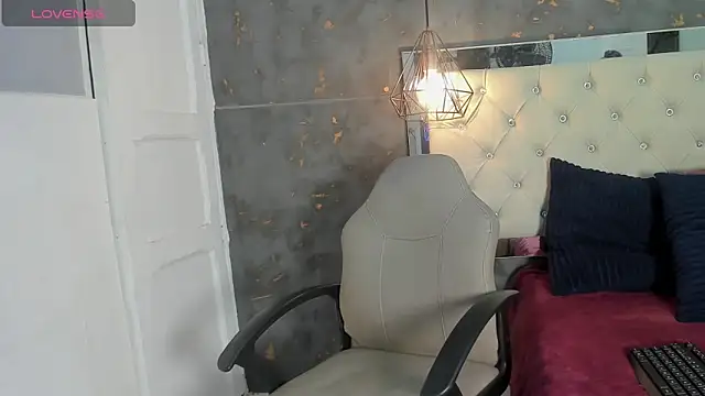 karla ruso online show from 25, 10, 2025