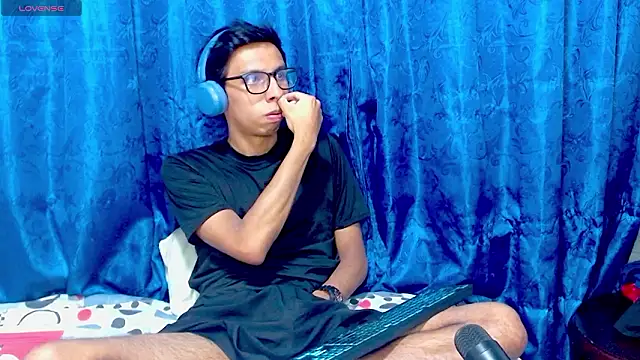 DavTwink3100 online show from 19, 2, 2026