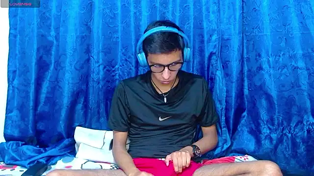 DavTwink3100 online show from 24, 3, 2026