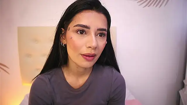 Scarlett Keller online show from 10, 11, 2025