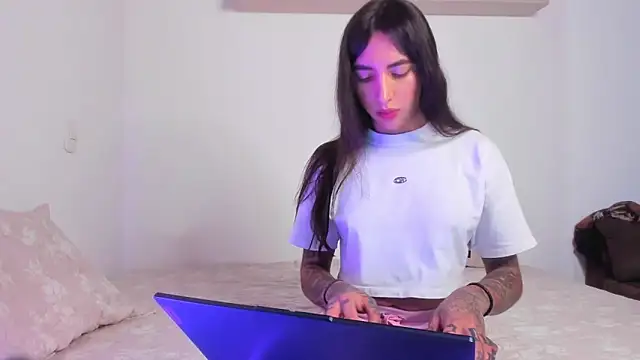 Snapshot of valeriahornier chatting on 21, 4, 2026 valeriahornier online show from 21, 4, 2026