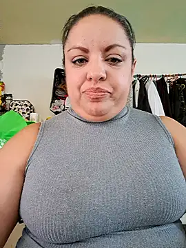 Snapshot of Alondrabb80 chatting on 19, 10, 2025 Alondrabb80 online show from 19, 10, 2025