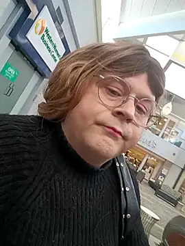 Ashley-Amber Dragon online show from 23, 3, 2026