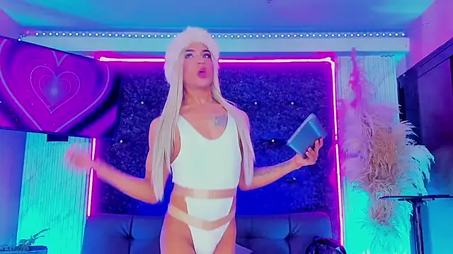 Queens Wonders Blonders online show from 11, 1, 2026