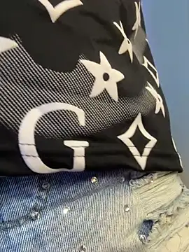 Snapshot of Bong-g chatting on 14, 3, 2026 Bong-g online show from 14, 3, 2026