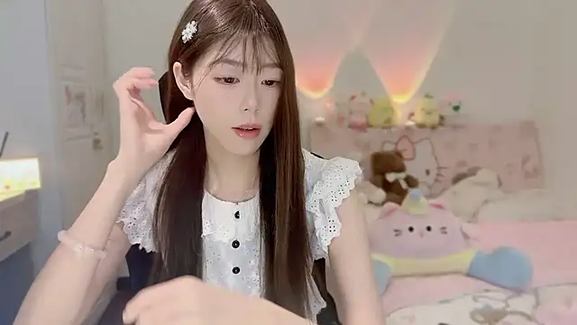 Onecutelittle online show from 1, 11, 2025