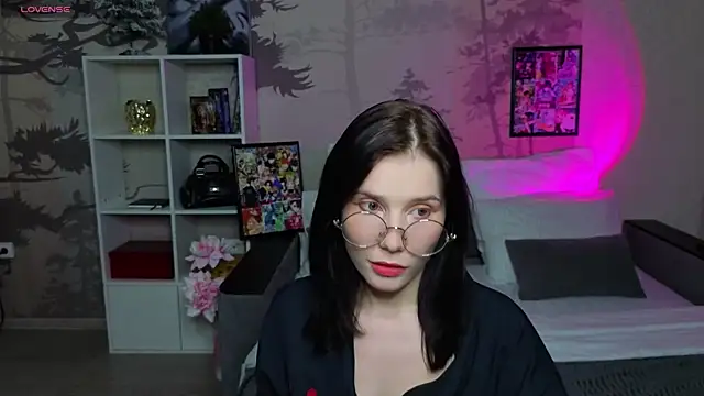 Snapshot of Mell_Hyees chatting on 24, 11, 2025 Mell Hyees online show from 24, 11, 2025