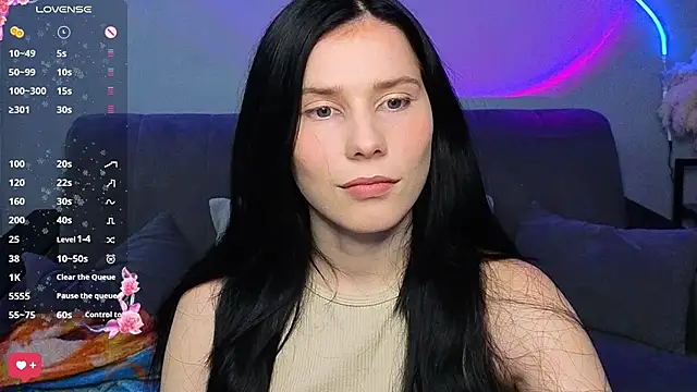 Snapshot of Mell_Hyees chatting on 4, 12, 2025 Mell Hyees online show from 4, 12, 2025