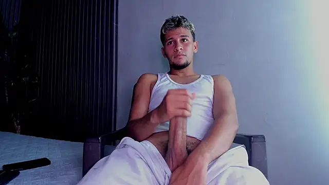 Snapshot of Alan-Smith1 chatting on 18, 10, 2025 Alan-Smith1 online show from 18, 10, 2025