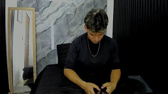 Snapshot of Alan-Smith1 chatting on 19, 11, 2025 Alan-Smith1 online show from 19, 11, 2025