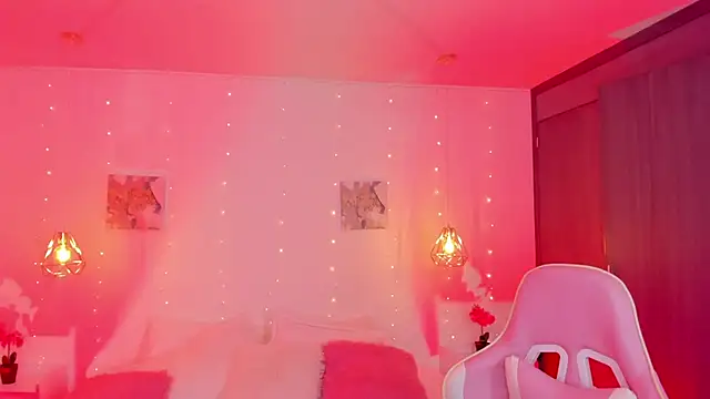 cherryvixen  online show from 28, 10, 2025