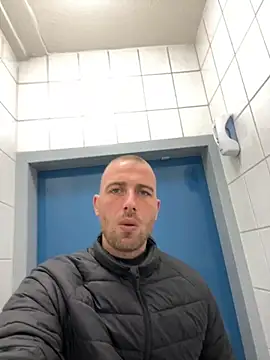 Rotteei1 online show from 1, 12, 2025