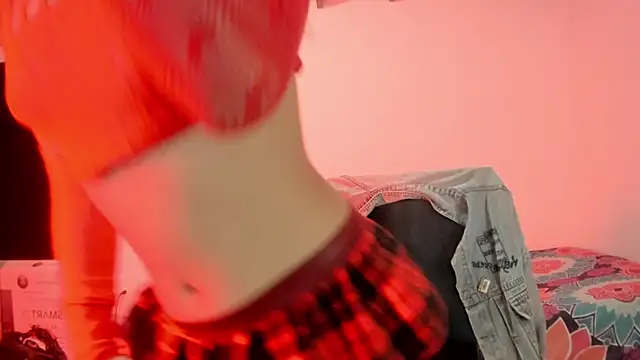 Snapshot of Nikki__uwu chatting on 5, 4, 2026 Nikki uwu online show from 5, 4, 2026