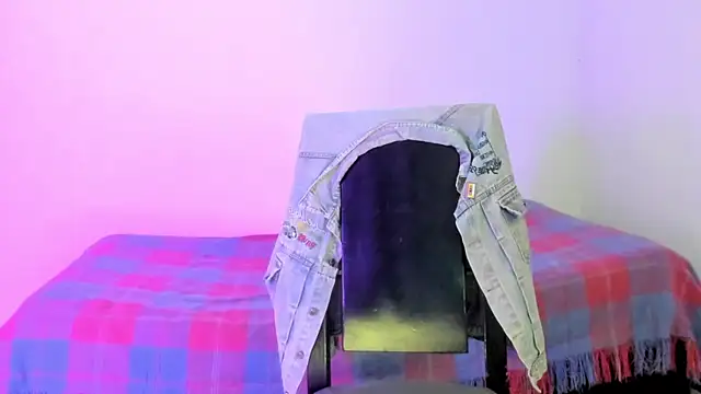 Snapshot of Nikki__uwu chatting on 15, 4, 2026 Nikki uwu online show from 15, 4, 2026