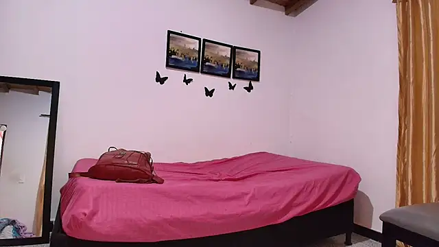 Nikki  uwu online show from 6, 7, 2026